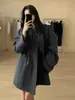 Nova Coleção Primavera e Outono 2026 Estilo Petite Casual Coreano Estilo Hepburn Curto Cinza Designer Trench Coat para Mulheres