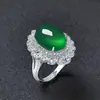 Anillo Kaiwei de Zirconia con Flor de Alta Venta Estilo de Corte Lujoso Anillo de Jade Verde Lleno de Diamantes Anillo de Cristal de Calcedonia Floral