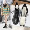 Botas de Nieve Calientes Martins para Mujer 2022 Nuevas de Invierno de Caña Media con Aumento Interno de Altura Botines de Suela Gruesa Botas de Lana Estilo Británico