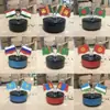 Enfeites de Bandeira Nacional Transfronteiriços Aromaterapia para Carro Rotatório Sensível à Luz Perfume para Carro Fragrância de Longa Duração Decorações para o Console Central do Carro