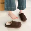 Zapatos peludos de nuevo estilo para mujer 2026 para otoño e invierno, sin cordones, estilo perezoso, puntera cerrada, forro de felpa, media pantufla, para usar en exteriores, zapatos estilo Birkenstock para mujer