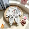 Conjunto de moletom com tema de dopamina e calça de moletom para meninas, adequado para usar no outono, disponível para atacado para crianças de vários tamanhos
