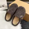 Zapatos de suela gruesa pantuflas de algodón medias pantuflas para mujer felpa punta cerrada invierno nuevo casual 2026 sin cordones exterior peludo