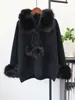 Nova coleção outono/inverno: Elegante casaco de malha dupla face em lã, estilo francês, com um sofisticado design patchwork e acabamento felpudo, um estiloso casaco-suéter para mulheres