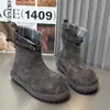 Botas de tornozelo retrô Ran Gejia para mulheres, nova coleção de outono 2026, apresentando uma paleta de cores estilosa, design versátil, sola macia para uso confortável e um estilo de bota casual e despojado.