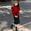 Conjunto Vermelho para Meninas de Tamanho Médio a Grande 2026 Novo Suéter Casual de Tricô Saia de Lã Conjunto de Duas Peças Estiloso Outono/Inverno