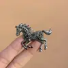 Broche Caballo del Zodiaco 2026, Personalizado y Exquisito, Pin de Moda de Diseño de Alta Gama para Trajes y Abrigos, Idea de Regalo