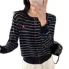 Cardigã de Tricô Torcido para Mulheres 2026 Novo Estilo Gola Redonda Bordado Petite Casual Solto Casaco Suéter de Outono Top