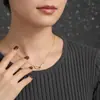 Joyas Transfronterizas Cuadrado Entrelazado Colgante de Circonita Cadena para Clavícula Pulsera Exquisita Juego de Joyas de Lujo Ligero Europeo y Americano Venta al por Mayor