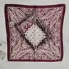 Lenço quadrado estampado de leopardo lenço feminino coreano de seda versátil lenço de cabelo lenço retro flor de caju lenço quadrado pequeno atacado