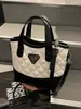 Bolsos populares para mujer de este año 2026 nuevo nicho bordado de diamantes bolso de hombro versátil estilo ins bolso cruzado de hombro