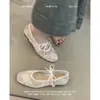 Sapatilhas Rasteirinhas de Renda Vazada Estilo Fada para Mulheres com Laço e Salto Embutido Sandálias Mary Jane