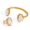 Anillo de Perla Imitación Barroca Jieding Acero de Titanio Pulsera Abierta que No se Desvanece Joyería de Acero Inoxidable de Alta Gama para Mujeres
