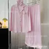 26 Pijamas Nuevos de Hielo Brillante, Modernos y Sencillos para Mujer, Set Creativo Nuevo y Cómodo de Ropa de Casa para Mujer