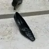 Textura tramada retrô estilo francês, bico quadrado pequeno, sapatilhas de boca rasa, sapatos de trabalho femininos, elegantes e sofisticados, com um delicado salto fino