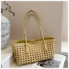 Bolsa de Ombro Único Trançada Feminina de Verão Nova Bolsa Tote de Grande Capacidade Cesta de Vegetais Trançada à Mão Vazia Bolsa Mãe-Filho Bolsa de Trabalho Fashion