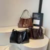 Bolso Tote Casual y de Alta Gama para Mujer 2025 Otoño Nuevo de Gran Capacidad Moderno Oso de Moda Trendy Bolso de Hombro Cruzado Único