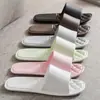 Pantuflas de Baño Sandalias para Hombre Venta Caliente Uso en Casa Portátil para Mujer Moda de Hotel Ducha en Casa Antideslizantes Ligeras