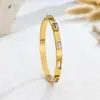 Pulsera de Acero Inoxidable Simple y Elegante, Versátil para el Uso Diario, Joyería de Pulsera de Acero de Titanio, Stock Listo del Fabricante al por Mayor
