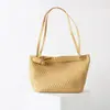 2026 Nuevo Diseño Original Tejido de Nicho Bolso Tote de un Hombro Gran Capacidad Bolso de Nicho para el Trabajo Debajo del Brazo Bolso para Mujer