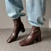 Botas Curtas Femininas Minimalistas Versáteis Bico Quadrado Comércio Exterior Transfronteiriço Tamanho Grande 40-42 Zíper Traseiro Salto Alto Grosso Couro Bovino Botas Emagrecedoras