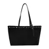 Bolso de Hombro Retro de Remaches de Alta Gama para Mujer, para Salir, Viajes Diarios, Check-ins, Bolso de Hombro Único, Bolso Tote Versátil de Gran Capacidad Personalizado