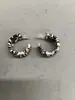 Pendientes Retro Europeos y Americanos de Cuero con Estampado de Leopardo en Forma de C, Estilo de Alta Gama Otoño e Invierno, Pendientes Nicho Simples y Únicos para Mujer