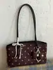 Bolso vintage de gran capacidad de alta moda, nuevo modelo otoño 2026, bolso de hombro simple, bolso tote de nicho estilo coreano para el día a día