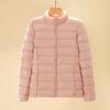 Chaqueta ligera de plumón para mujer, corta, otoño/invierno 2024, estilo coreano, nueva, con cuello vertical, talla grande, chaqueta ligera de plumón de pato blanco, moderna para antitemporada.