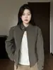 Chaqueta corta versátil de estilo retro otoñal de moda con cuello alto, bolsillo con cremallera y corte holgado para motocicleta