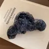 Presilha de cabelo plissada floral em acrílico e chifon estilo coreano, retrô e casual, perfeita para criar um coque bagunçado na nuca, um acessório de cabelo versátil