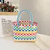 Nova bolsa de piquenique de primavera, bolsa de palha grande, esquema de cores rosa fofo, design xadrez color-block fresco e estiloso
