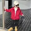 Roupas Infantis Jaquetas para Meninos Primavera e Outono 2026 Novas Jaquetas Estilosas para Meninos Jaqueta Corta-vento com Capuz Tendência para Bebês Outono