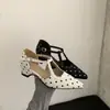 Primer encuentro: Zapatos Mary Jane Blancos con Lunares para Mujer, Aumento de Altura, Adecuados para Faldas, Punta Fina, Tacón Medio, Novedad Verano 2026