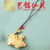 Llavero Zodiaco Caballo de Sándalo Amarillo Yiming Xian Yuan Tallado en Madera Maciza Creativo Caballo Colgante para Cadena de Teléfono Regalo