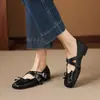 Zapatos bajos británicos versátiles de tacón grueso de 2 cm, con tiras cruzadas, puntera cuadrada estilo Miu, huecos, puntera cerrada para mujer de alta gama
