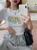 Camiseta de Manga Corta con Cuello Redondo Estilo Hong Kong para Mujer 2024 Verano Cintura Alta Todo Fósforo Ajustada Estampada Ombligo Abierto Popular Cyber Top Corto
