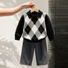 Roupas infantis estilo coreano coleção outono 2026: suéter clássico preto com padrão de losangos e colarinho e calça de terno cinza reta para crianças