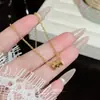Cadena de Clavícula de Lujo Ligero de Nicho para Mujer, Colgante Geométrico Simple, Accesorio de Moda Versátil de Gama Alta