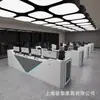 Consola de Centro de Mando Pintada, Estación de Monitoreo Multimedia, Estación de Despacho, Estación de Operación Moderna, Estilo Industrial Multifuncional de Negocios