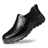 Zapatos casuales de slip-on transpirables nuevos de Lao Ren Tou, zapatos planos cómodos de suela blanda para hombres de mediana edad y ancianos, disponibles para dropshipping, modelo 529500