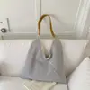 Bolso de Hombro y Axila Shuai Mi de Gran Capacidad, Moderno y Elegante, Nuevo para Verano 2026, para Estudiantes
