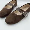 Zapatos Suaves para Madres Estilo Francés Primavera y Otoño 2026 Zapatos de una Sola Pieza con Doble Hebilla Casual para Mujer Nicho Versátil Únicos Zapatos para Mujer
