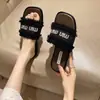 Zapatillas de Verano para Mujer Estilo Francés de Moda Inspiradas en Chanel 2026 Nueva Moda Sandalias Planas de Playa con Pedrería