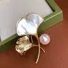 Acessórios DIY Seiko banhado a ouro grosso folha de ginkgo elegante flor de concha natural broche elegante pino feminino corsage suporte vazio