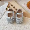 Zapatos de Princesa para Niñas Brillo Pedrería Zapatos Pequeños de Cuero 2026 Nuevos Zapatos Infantiles Zapatos de Cristal Planos Plateados Punta Redonda Mary Janes