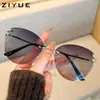 Nuevas Gafas de Sol Sin Montura para Mujer, Gafas de Sol de Moda Retro de Gama Alta, Gafas de Sol Metálicas Ovaladas con Gradiente para Mujer