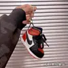 Zapatos de baloncesto de personalidad para pareja de marca de moda al por mayor aj1 zapatos pequeños bolsa accesorios colgante conjunto ow llavero colgante