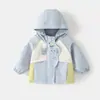 Jaqueta JQ Jingqi Infantil Três Provas 3 em 1 Forrada com Lã Quente Impermeável Jaqueta de Bebê para Meninos e Meninas Uso Outono e Inverno