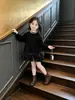 Vestido feminino estiloso, bainha de pétala em retalhos, vestido moletom, vestido de bolo tutu preto de comprimento médio para crianças, moderno